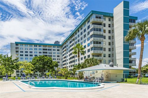506-4330 Hillcrest Dr, Hollywood, FL, 33021-7969 | Card Image