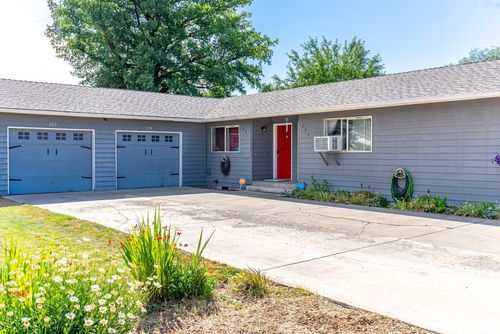 200 Ne 7th St, Prineville, OR, 97754-1600 | Card Image