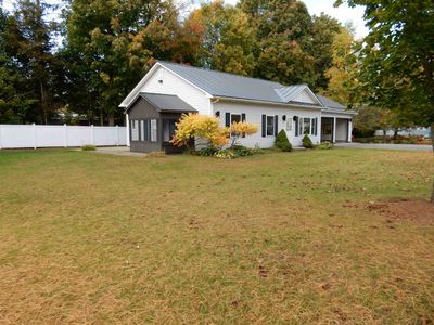 195 Pearl Street, House other with 2 bedrooms, 2 bathrooms and null parking in Newport City VT | Image 2