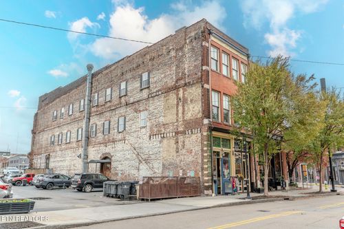 2-105 W Jackson Ave, Knoxville, TN, 37902-1016 | Card Image