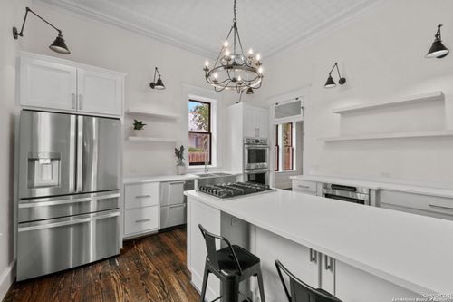 509 W Austin St, Fredericksburg, TX, 78624-3209 | Card Image