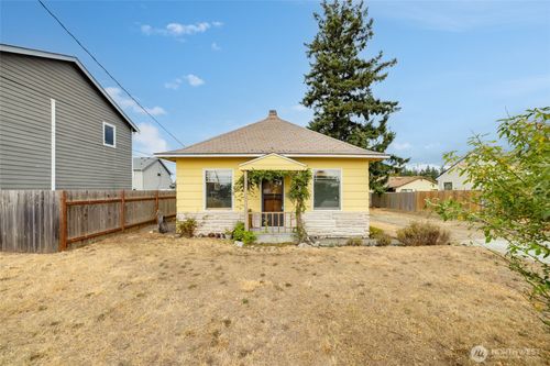 1442 E Whidbey Ave, Oak Harbor, WA, 98277-4939 | Card Image