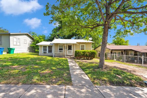 1611 Lee Hall, San Antonio, TX, 78201-3528 | Card Image