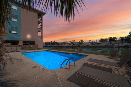 apt-305-145 116th Ave, Treasure Island, FL, 33706-4550 | Card Image