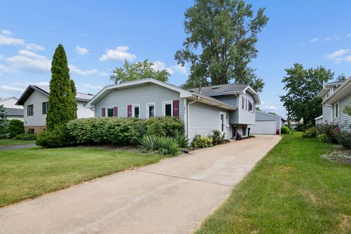 1011 Florence St, Lemont, IL, 60439-3921 | Card Image