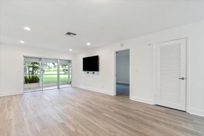 B - 13724 Via Flora, Condo with 2 bedrooms, 1 bathrooms and null parking in Delray Beach FL | Image 2