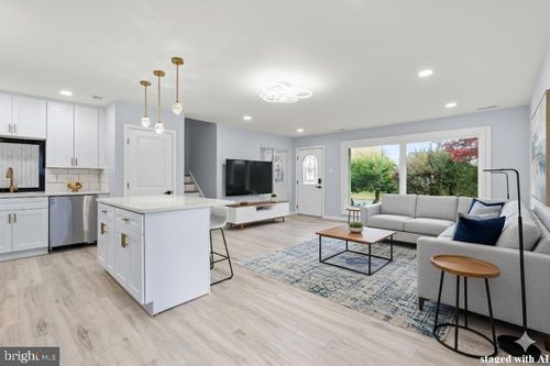 11046 Ferndale St, PHILADELPHIA, PA, 19116-2812 | Card Image