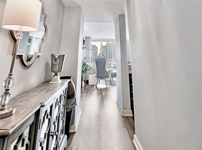 APT-1507 - 3338 Peachtree Rd Ne, Condo with 2 bedrooms, 2 bathrooms and 2 parking in Atlanta GA | Image 4