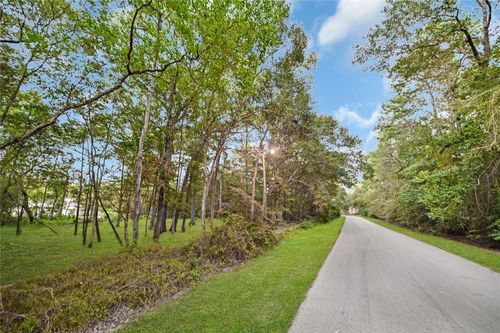 231 Chariot Ln, New Caney, TX, 77357-3132 | Card Image