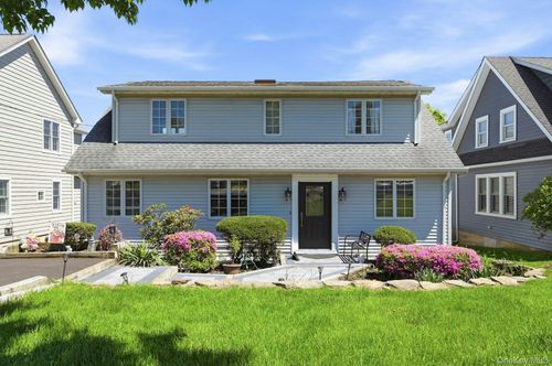 19 Hillside Ave, Huntington, NY, 11743-3236 | Card Image