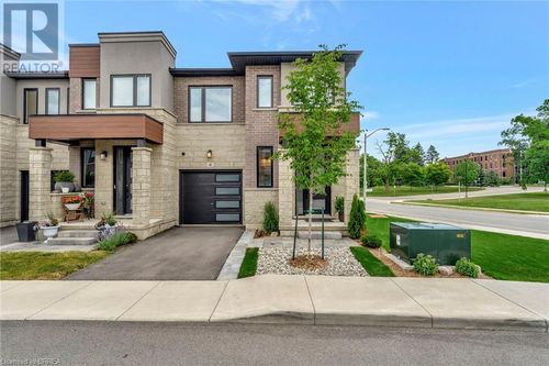 4 Southam Lane, Hamilton, ON, L9C0E9 | Card Image