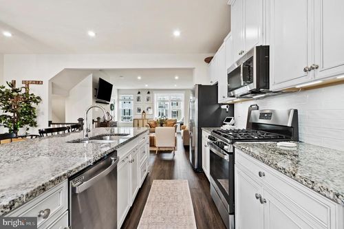 294 Sugar Maple Sq, DOWNINGTOWN, PA, 19335-1560 | Card Image