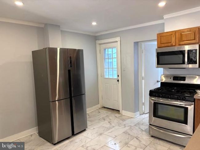 855 Cumberland St, Townhouse with 2 bedrooms, 2 bathrooms and null parking in GLOUCESTER CITY NJ | Image 4