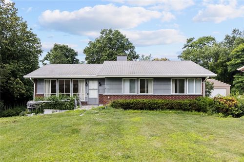 3003 Nottinghill Dr, Coraopolis, PA, 15108-2801 | Card Image