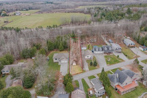 121 Mitchells Beach Rd, Victoria Harbour, ON, L0K2A0 | Card Image