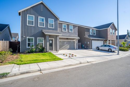 6569 E Lyell Ave, Fresno, CA, 93727-5700 | Card Image