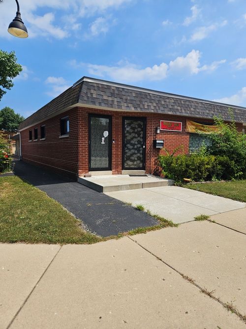 2621 Elisha Ave, Zion, IL, 60099-2607 | Card Image