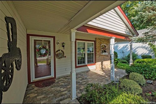 2 Bedford Ct, Ridge, NY, 11961-2049 | Card Image