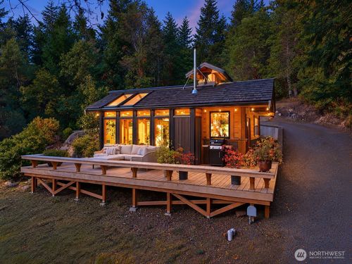 611 Lane De Chantal, Port Townsend, WA, 98368-9262 | Card Image