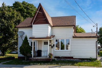 91 West St, Home with 6 bedrooms, 3 bathrooms and 6 parking in Trenton ON | Image 2