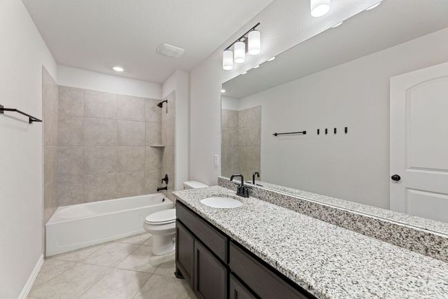 Secondary Bathroom | Image 11