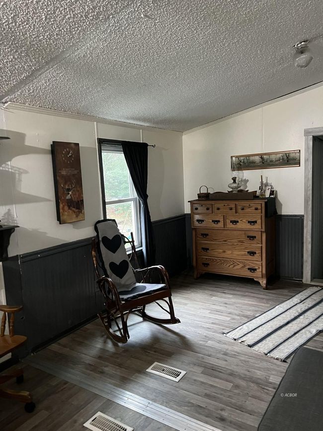 33695 State Route 683, House other with 5 bedrooms, 2 bathrooms and null parking in Mc Arthur OH | Image 4