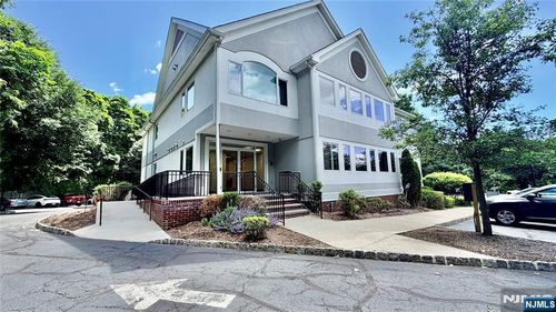 600 Godwin Ave, Midland Park, NJ, 07432-1468 | Card Image