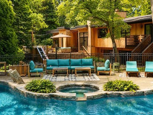 14 Tall Tree Ct, Cold Spring Harbor, NY, 11724-2419 | Card Image