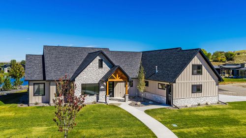 3 Dundee Cv, Sheridan, WY, 82801-8008 | Card Image