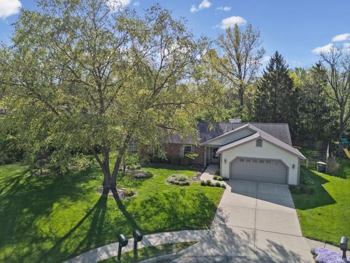 240 Bluejay Ct, West Lafayette, IN, 47906-5072 | Card Image