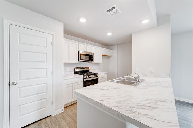 115 Pine Burr St, House other with 4 bedrooms, 2 bathrooms and 2 parking in Lufkin TX | Image 10