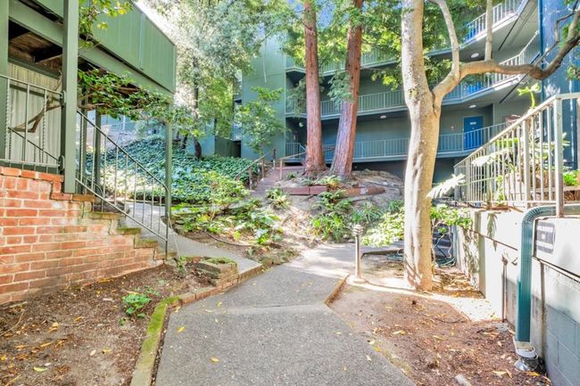 APT-301 - 2700 Le Conte Ave, Condo with 1 bedrooms, 1 bathrooms and 1 parking in Berkeley CA | Image 27