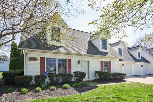 676 2nd St, Fairport Harbor, OH, 44077-5786 | Card Image