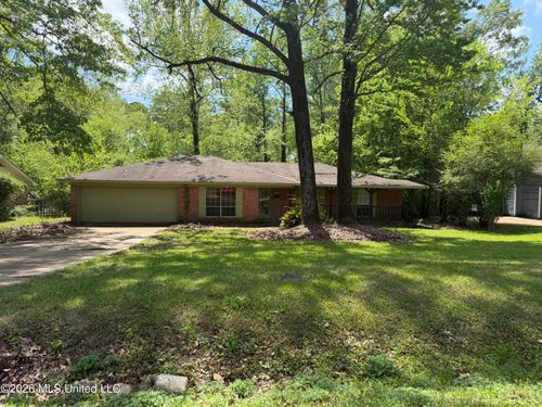 865 Fairfax Cir, Jackson, MS, 39211-4241 | Card Image