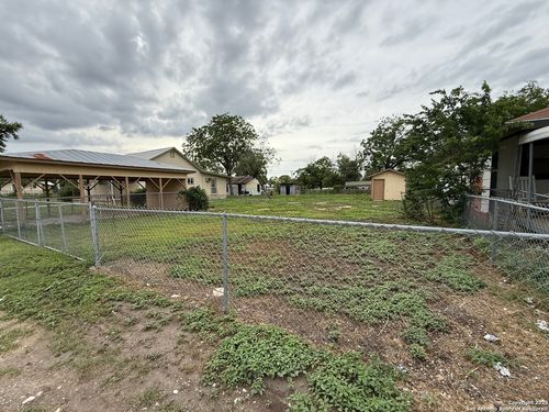 16021 N Front St, La Coste, TX, 78039-2324 | Card Image