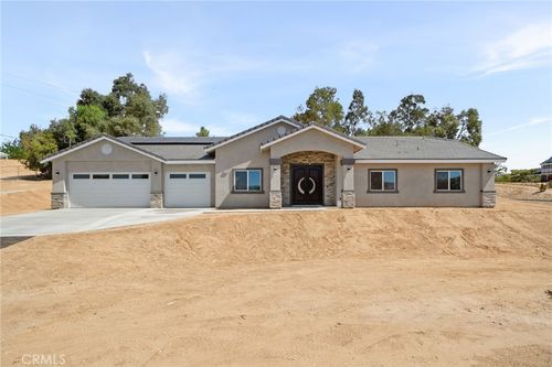 18756 Centennial Street, Hesperia, CA, 92345 | Card Image