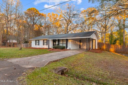 1005 Raintree Dr N, Pelahatchie, MS, 39145-2920 | Card Image