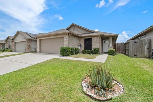2218 Spoonbill Dr, Corpus Christi, TX, 78414-3015 | Card Image