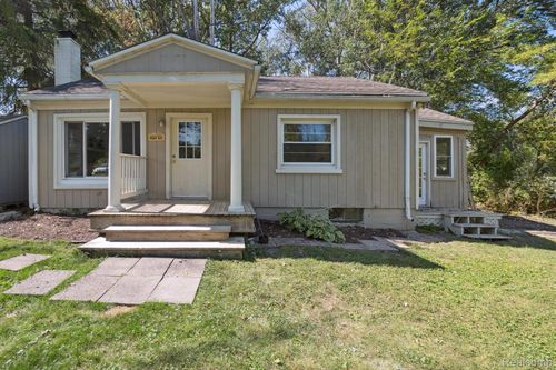11639 Island Ct, Hartland, MI, 48353-3420 | Card Image