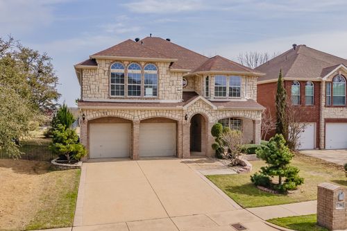 5786 Walnut Creek Dr, Fort Worth, TX, 76137-3879 | Card Image