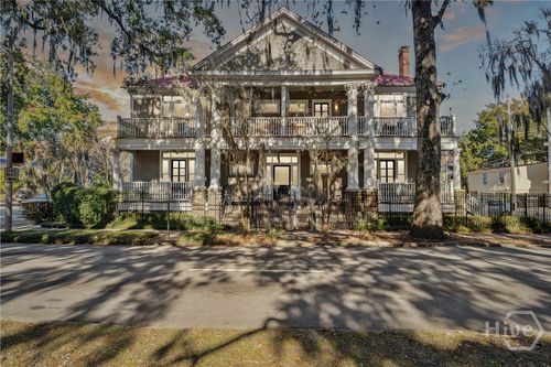 8 W 37th St, savannah, GA, 31401-9187 | Card Image