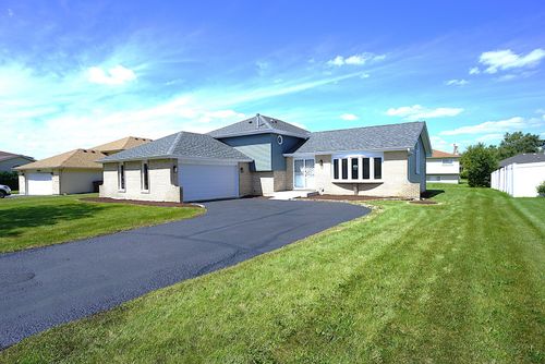 22520 Crescent Way, Richton Park, IL, 60471 | Card Image