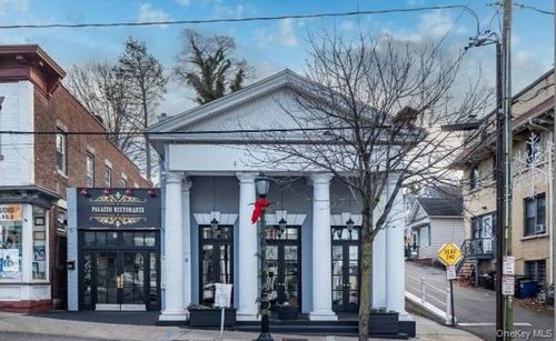 286 Main St, Port Washington, NY, 11050-2706 | Card Image
