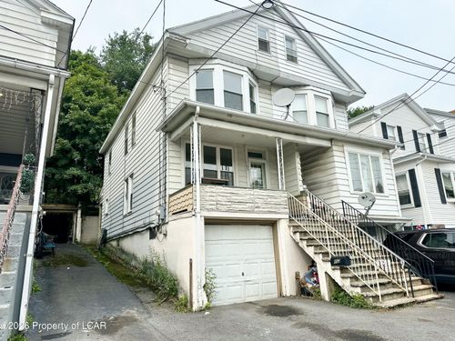 105 Schuylkill Ave, Shenandoah, PA, 17976-1338 | Card Image
