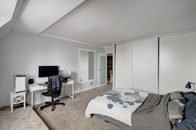2912 - 221 6 Avenue Se, Home with 2 bedrooms, 1 bathrooms and 2 parking in Calgary AB | Image 22