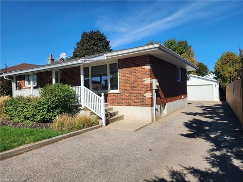 130 Balmoral Dr, Brantford, ON, N3R5C4 | Card Image