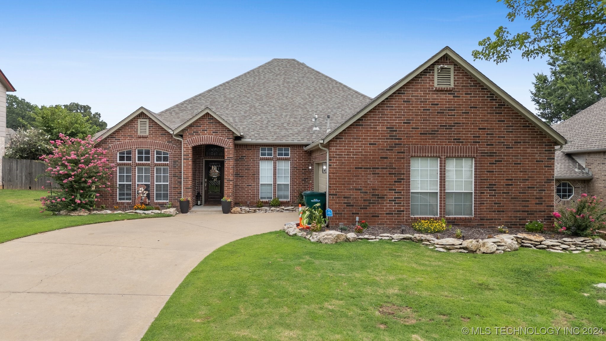 Fir Dr, Sand Springs, OK 74063