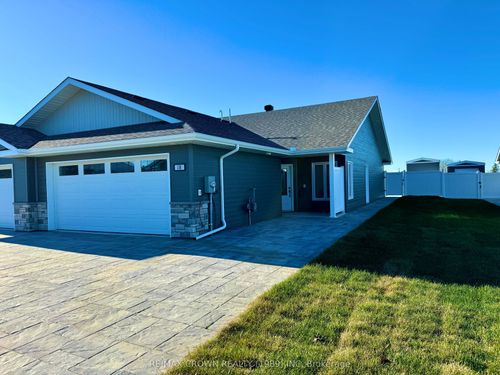 18 Golf Ave, Kapuskasing, ON, P5N3J6 | Card Image