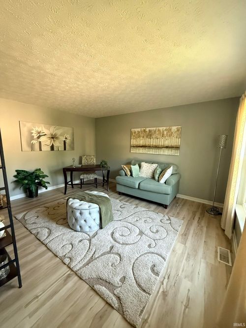 4816 N Ashcroft Ln, Bloomington, IN, 47404-1242 | Card Image