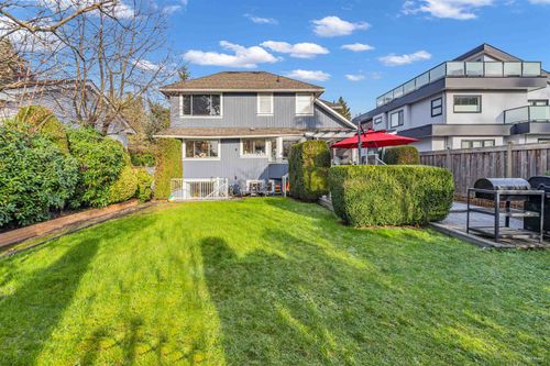 633 Fir St, North Vancouver, BC, V7M1W3 | Card Image